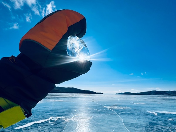 Поход по льду Байкала