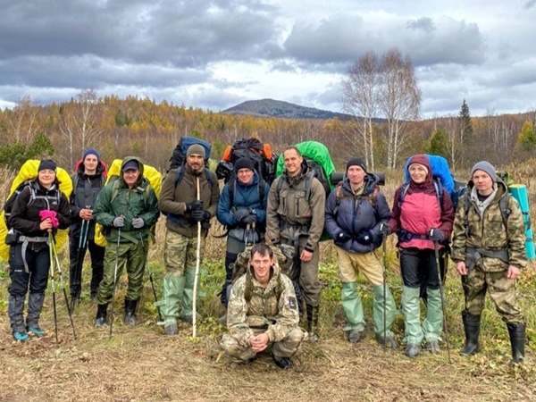 Участники похода по парку Зюраткуль